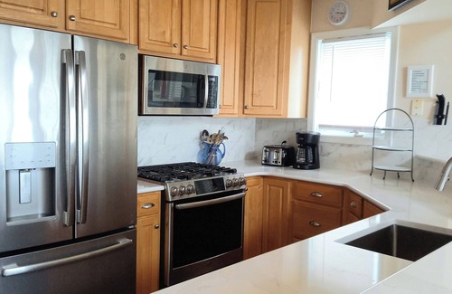 Avalon House | Bayfront Avalon 4 bedrooms,1MasterSuite, 1Junior Suite nAmazing Views .