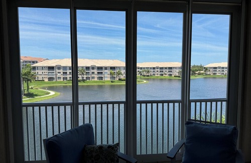 Tropical Cove Condo | Bayfront Bliss at Lexington CC Lake Village