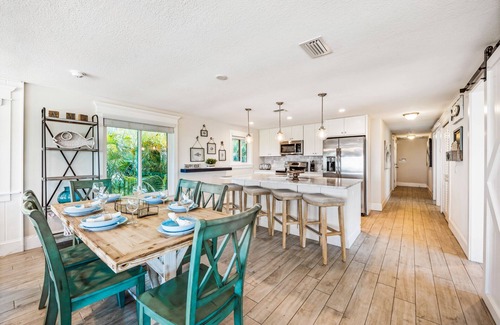 Anna Maria Villa | Bayfront Bliss! Pool, BBQ and Dolphin Views!