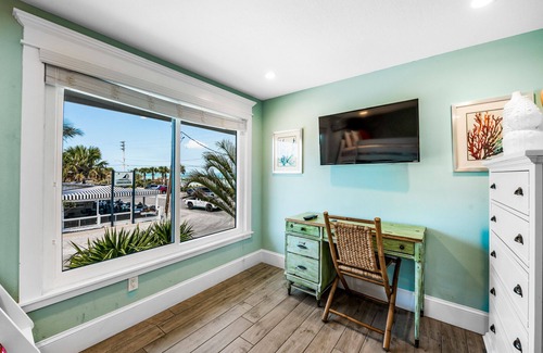 Anna Maria Villa | Bayfront Bliss! Pool, BBQ and Dolphin Views!