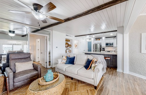 Upper Grand Lagoon Condo | Bayfront condo near beach/golf with harbor views, central AC, & W/D