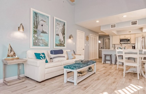 Rockport Condo | Bayfront condo with ocean views, balcony, tennis, & pool