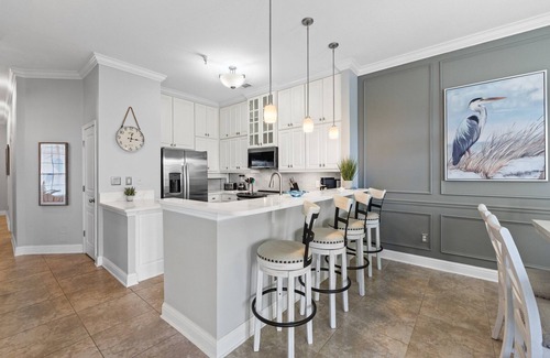 Fort Walton Beach Condo | Bayfront Escape with Balcony, Downtown & Dining Walkable