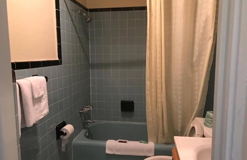 Biloxi Hotel | Bayfront Inn