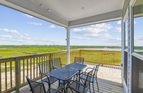 Galveston House | Bayfront Nirvana!