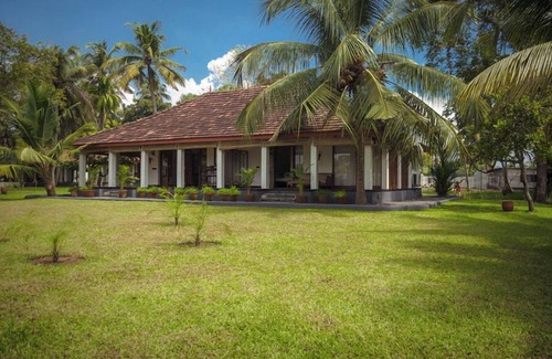 Kumbalam Villa | Baymaas Lake house