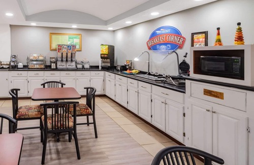 Hinesville Hotel | Baymont by Wyndham Hinesville Fort Stewart Area