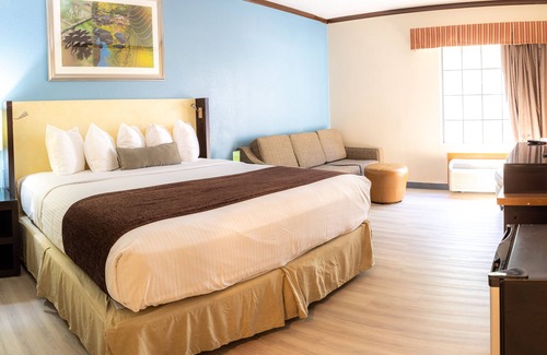 Hinesville Hotel | Baymont by Wyndham Hinesville Fort Stewart Area