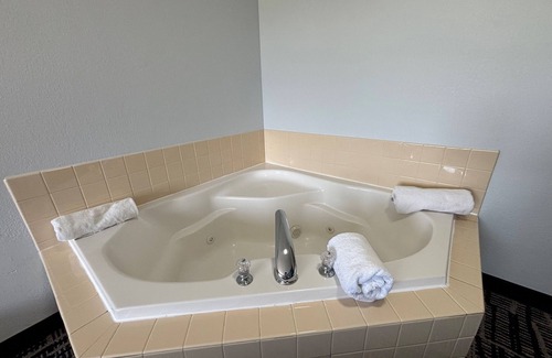 South Jacksonville Hotel | Baymont by Wyndham Jacksonville