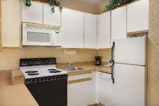 Greenwich Hotel | Baymont by Wyndham Wichita East