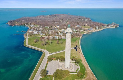 Put-in-Bay Hotel | BayShore ADA #126