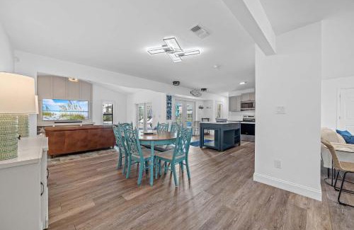 Oak Court House | Bayside Bliss