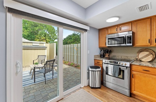 Miramar Beach House | "Bayside Bungalow" - Perfect Retreat with Golf Cart & 5-star Host!