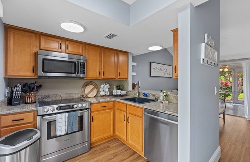 Miramar Beach House | "Bayside Bungalow" - Perfect Retreat with Golf Cart & 5-star Host!