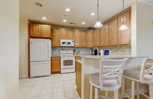 Sun Ridge Condo | Bayside Condo w/Balcony & Amazing Shared Pools, Hot Tub, Golf, Tennis, Fitness