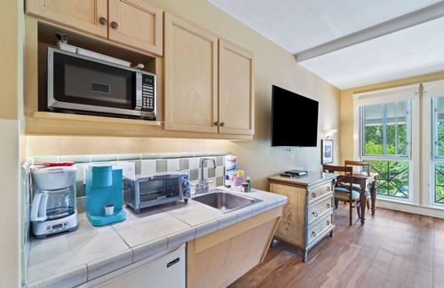 Baytowne Wharf Condo | "Bayside Enchantment" Sandestin #2218 Sleeps 4