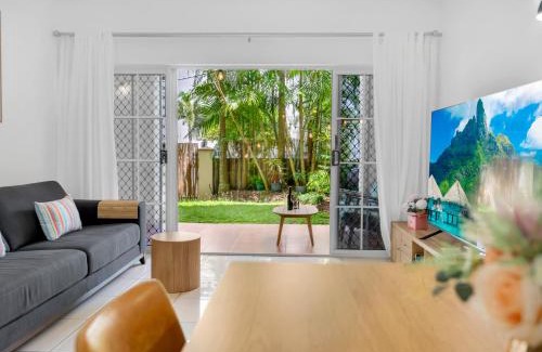 Cairns North Apartment | 'Bayside Escape' A Short Stroll from the Esplanade