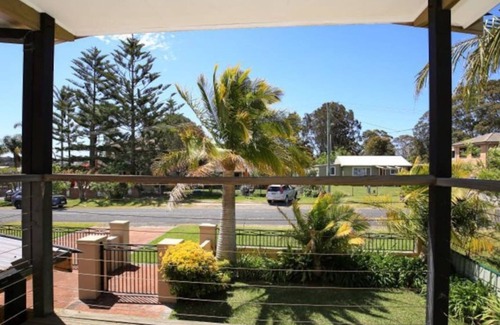 Erowal Bay House | Bayside Escape - Amazing family holiday house only 250m from the water