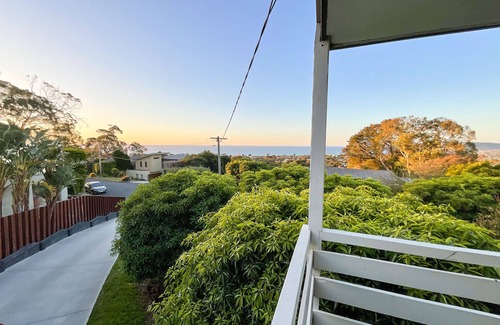 Dromana House | BAYSIDE ESCAPE - AMAZING VIEWS OF THE CITY & THE BAYnGREAT FAMILY GETAWAY