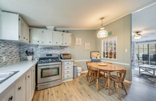Deep Hole House | Bayside Haven - Dog Friendly!