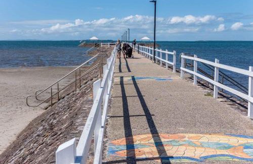 Wynnum Apartment | Bayside Lifestyle Getaway Sleeps 4
