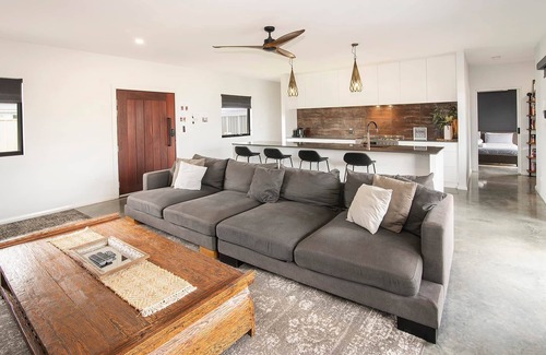Busselton House | Bayside Luxury Escape Busselton- EV CHARGER AVAILABLE