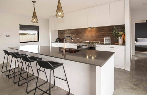 Busselton House | Bayside Luxury Escape Busselton- EV CHARGER AVAILABLE