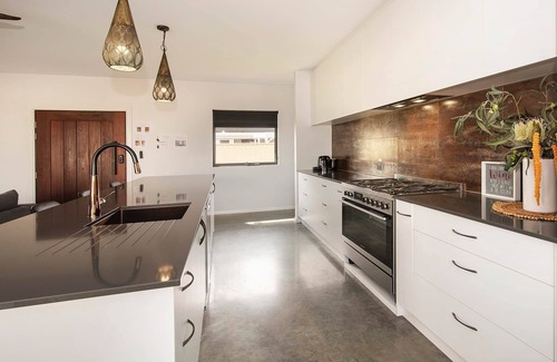 Busselton House | Bayside Luxury Escape Busselton- EV CHARGER AVAILABLE