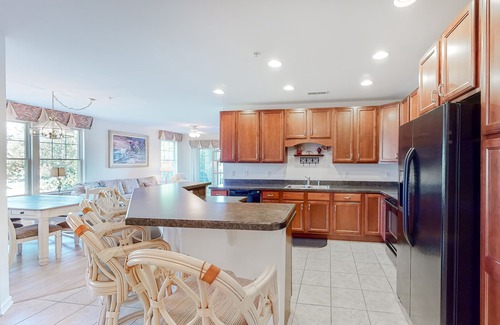 Sun Ridge Condo | Bayside Resort 2nd floor condo w/pool, dog-friendly, and gym