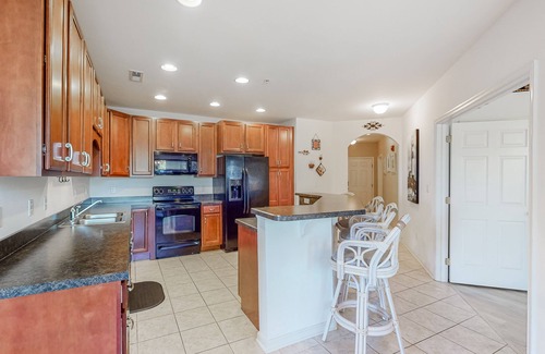 Sun Ridge Condo | Bayside Resort 2nd floor condo w/pool, dog-friendly, and gym