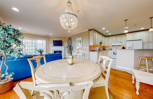 Sun Ridge Condo | Bayside Resort 3rd floor condo with lovely interior/balcony, pool, on-site golf