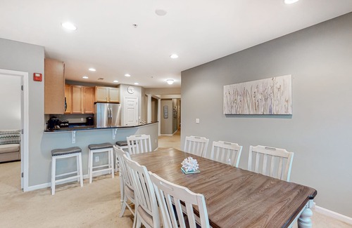Sun Ridge Condo | Bayside Resort 4th floor condo w/gym, tennis court, and free WiFi