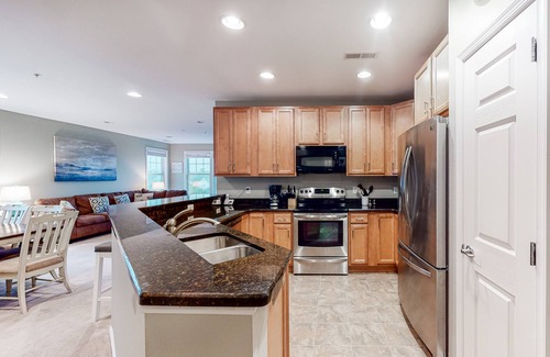Sun Ridge Condo | Bayside Resort 4th floor condo w/gym, tennis court, and free WiFi