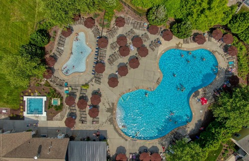 Sun Ridge Condo | Bayside Resort condo w/shared pools, hot tub, sauna & tennis courts