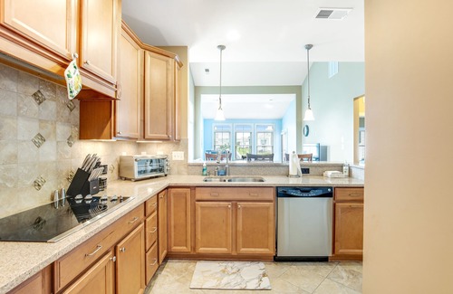 The Commons House | Bayside Resort Home w/Shared Pool, High-Speed WiFi, Central AC, & Washer/Dryer