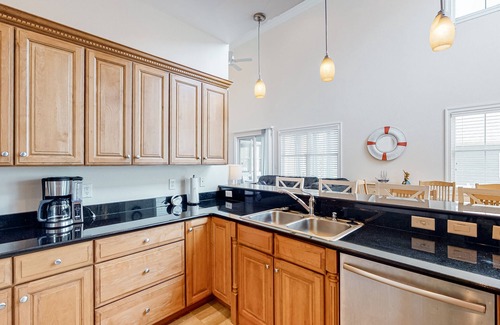 Sun Ridge House | Bayside Resort home close to the beach with shared pools & hot tub - dogs OK