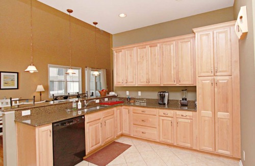 The Commons House | Bayside Resort house w/shared sauna, private gas grill, golf on-site & fireplace