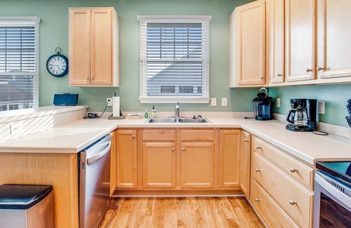 Sun Ridge House | Bayside Resort townhouse with fireplace, pool, basketball, and tennis court