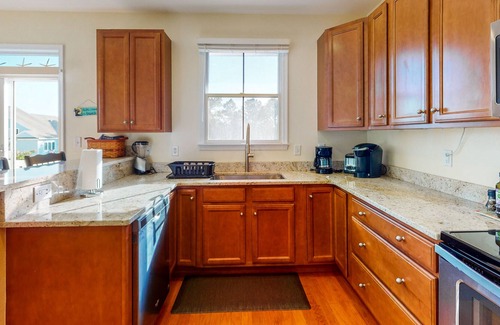 Sun Ridge House | Bayside Resort townhouse w/ gym, pool, basketball court, and free WiFi