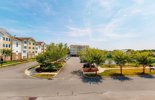 Sun Ridge House | Bayside Resort townhouse w/gym, private gas grill, pool, and free WiFi