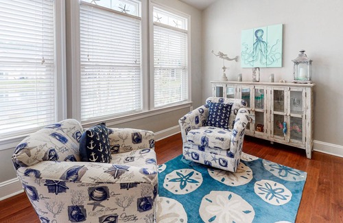 Sun Ridge House | Bayside Resort townhouse with hot tub/pool access, AC - close to beach