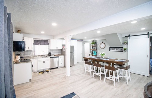 Sodus Point House | Bayside views, walk to beach & restaurants
