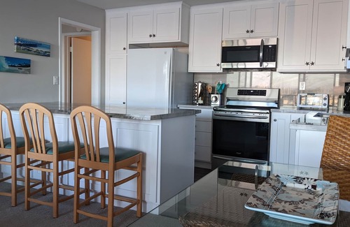 Central Mission Beach Condo | Bayside Waterfront Getaway