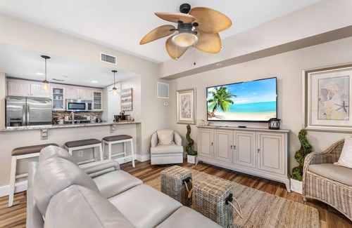 Baytowne Wharf Condo | Baytowne Wharf 1BR! Spacious Balcony, Tropical Pool, Hot Tub, Beach Tram, Gym