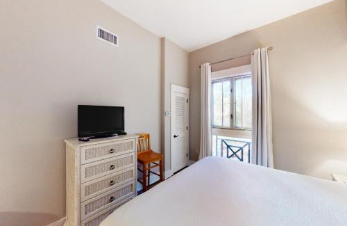 Baytowne Wharf Hotel | Baytowne Wharf - Pilot House #133