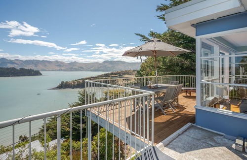 Diamond Harbour House | BAYVIEW BEAUTY - CHARTERIS BAY HOLIDAY HOME in Charteris Bay