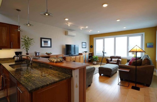 Traverse City House | Bayview Bliss: Modern Luxury Home