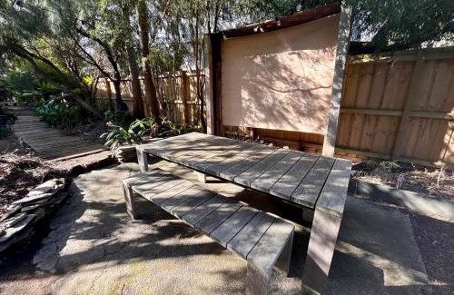 Inverloch House | Bayview Escape - linen included, pet friendly!