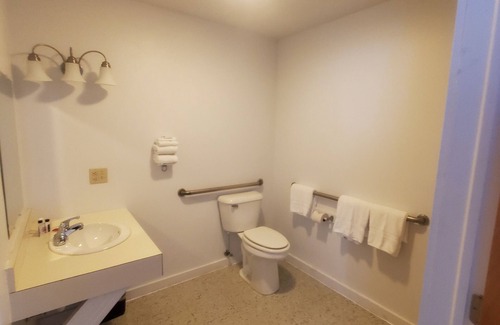 St Ignace Hotel | Bayview Lakefront Motel