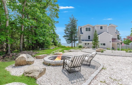 Wareham House | BAYVIEW New! 3BR/3 FB Sandy Beachfront Oasis w/views over Buzzards Bay to Cape!